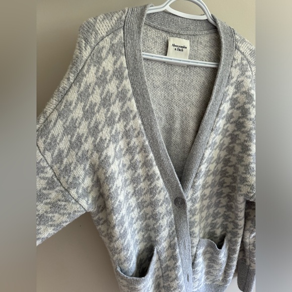Abercrombie oversized cardigan - Picture 2 of 3